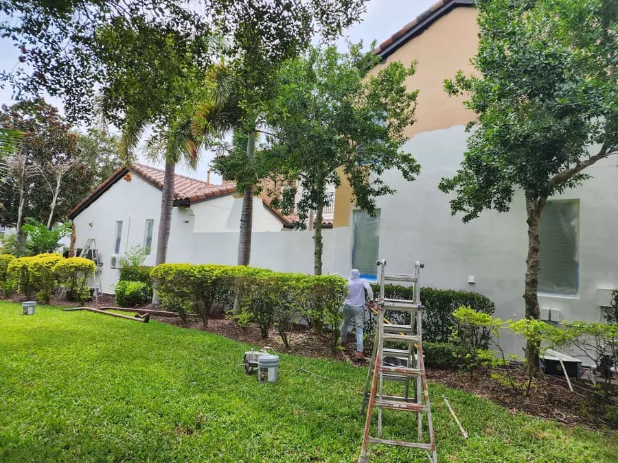 Exterior house painting project in Bradenton