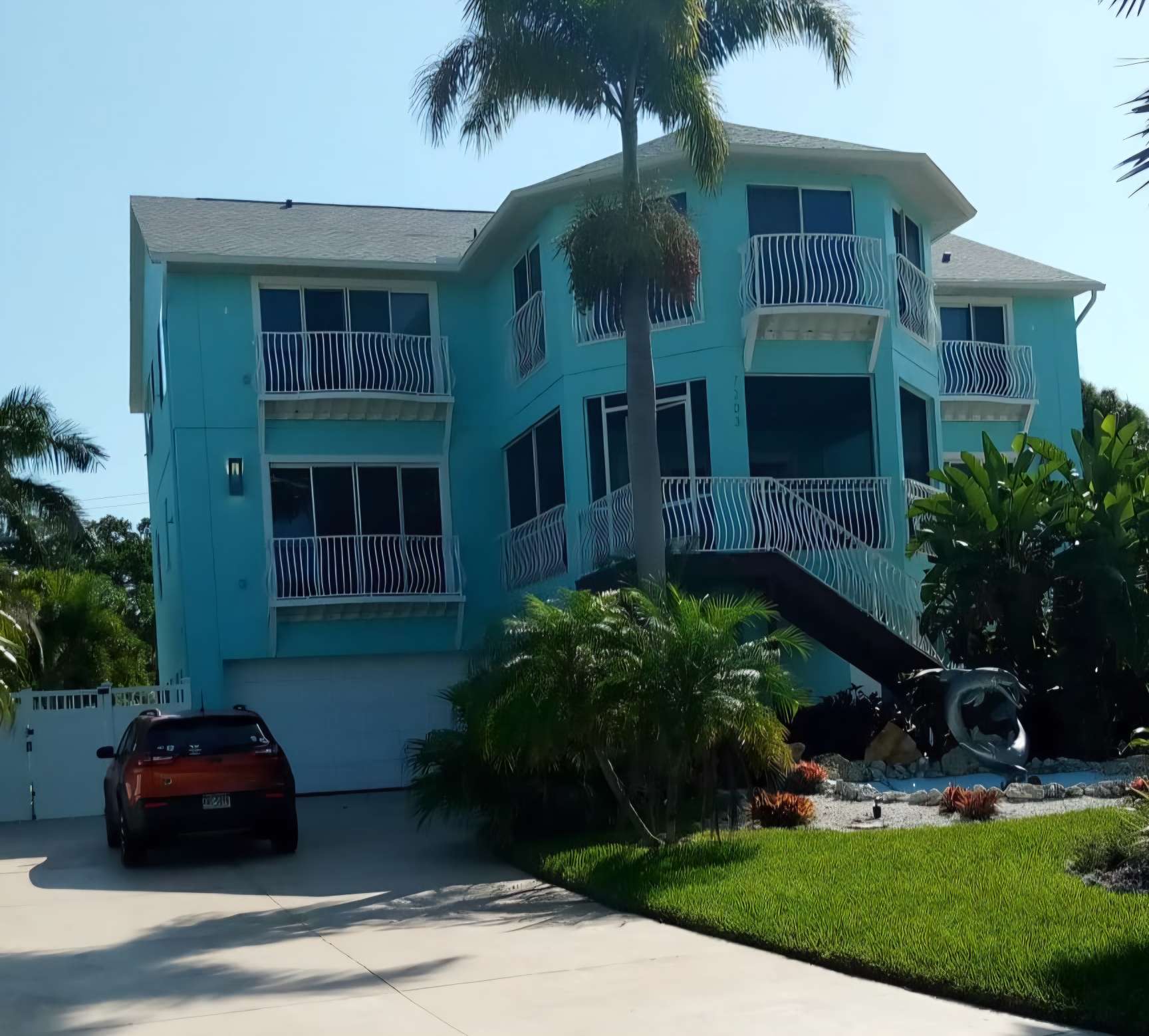 Exterior house painting project in Ellenton